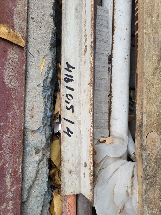 Угольник металлический  5500 т.