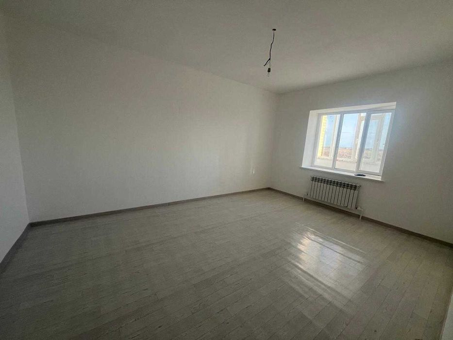 СРОЧНО продается квартира в городе Актобе Батыс-2  2ком торг есть.