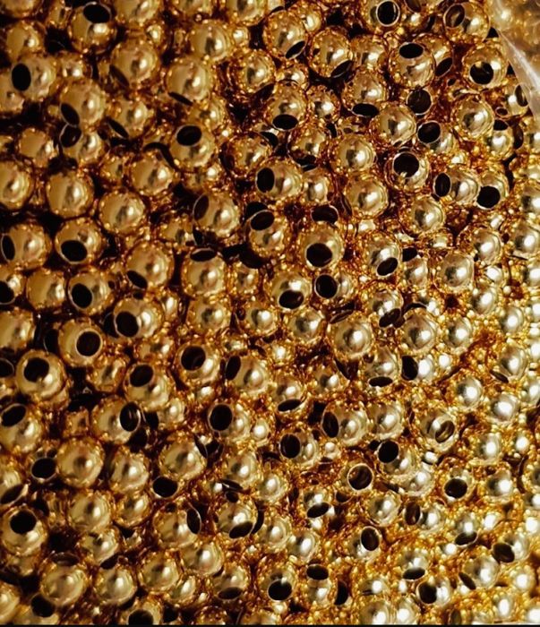 Biluțe la gr 350 lei și brățări la 130 lei