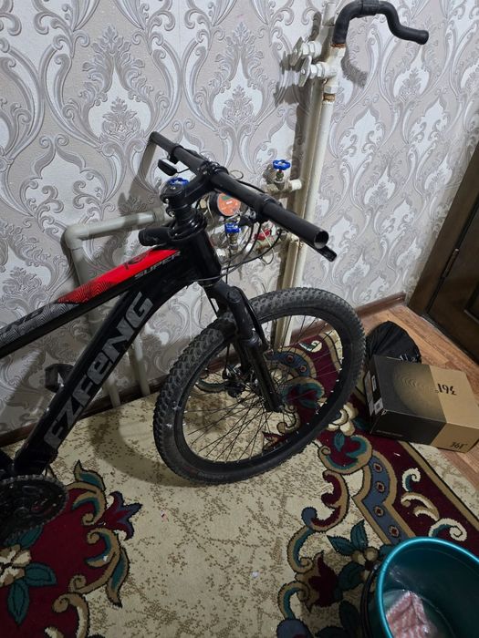 Продаю велик + падарок замок