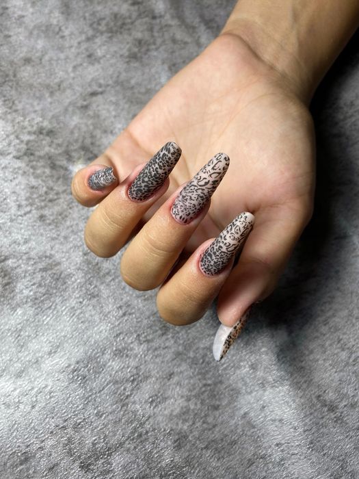 Unghii cu gel sau semi