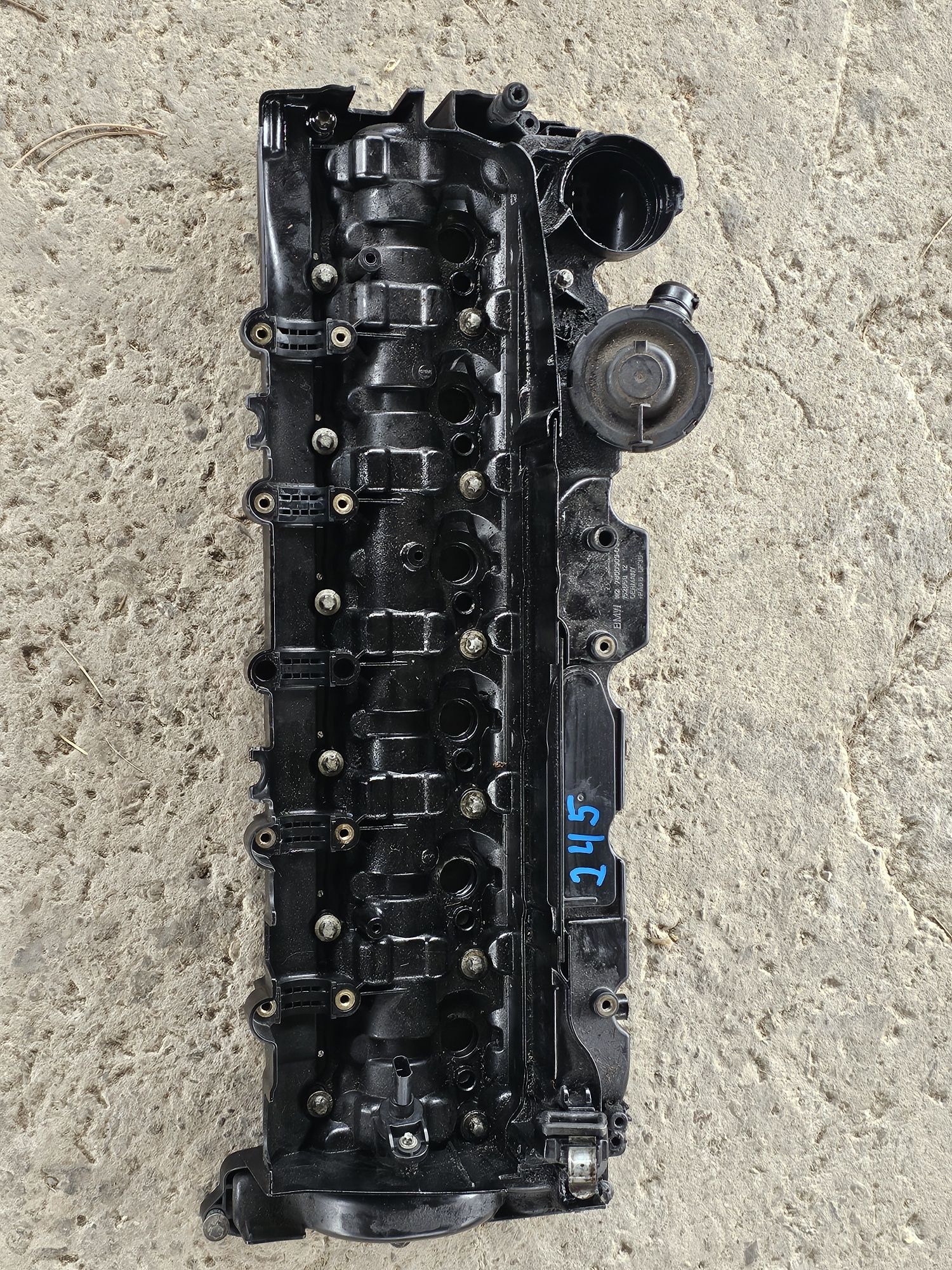 Капак клапани n57d30a 245кс н57 н57д30а клапаните
