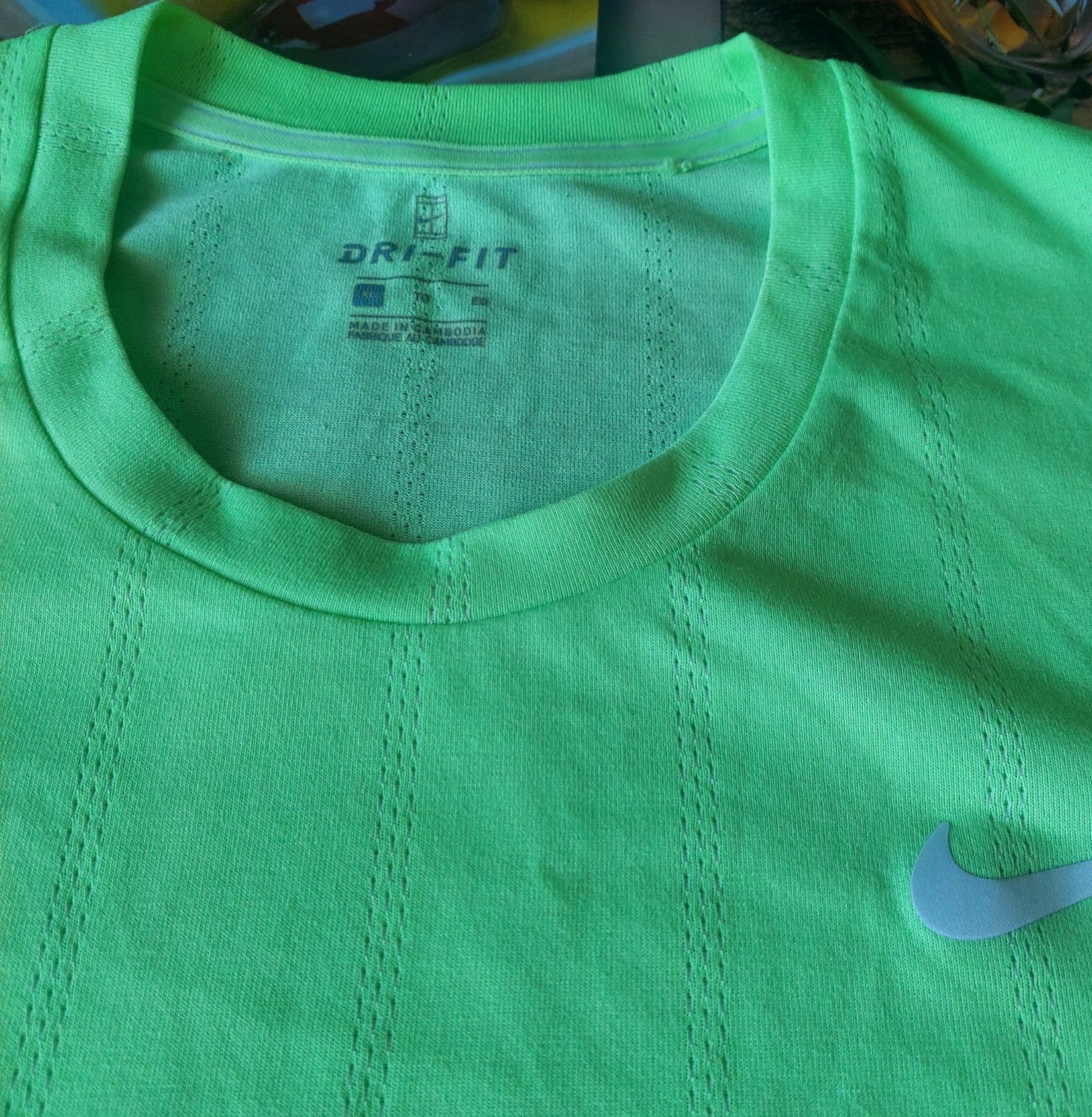 Тениска и шапка на Nike оригинал!
