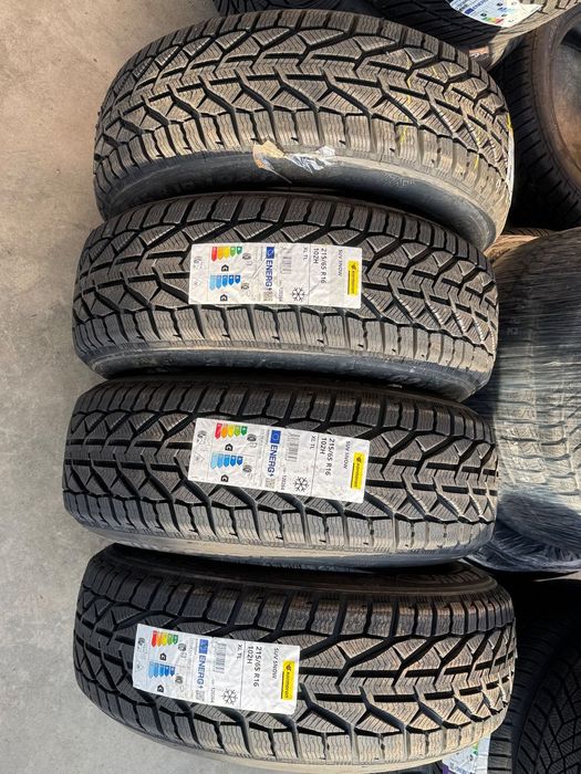 Vând 4 anvelope 215/65/16 kormoran de iarnă noi
