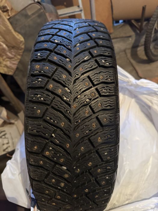 Зимняя шипованная резина Michelin