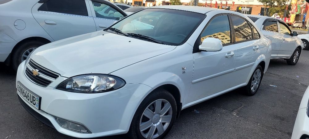 Транспорт. Продам срочно  жентра ,цвет белый в отличном состоянии.