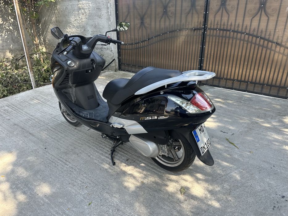 De vanzare scuter hyosung ms3 125