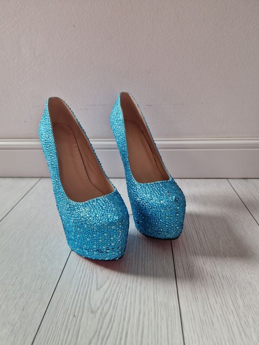Pantofi marimea albastri