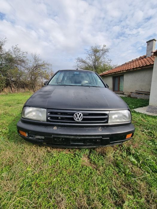 VW Vento 1.8 на части