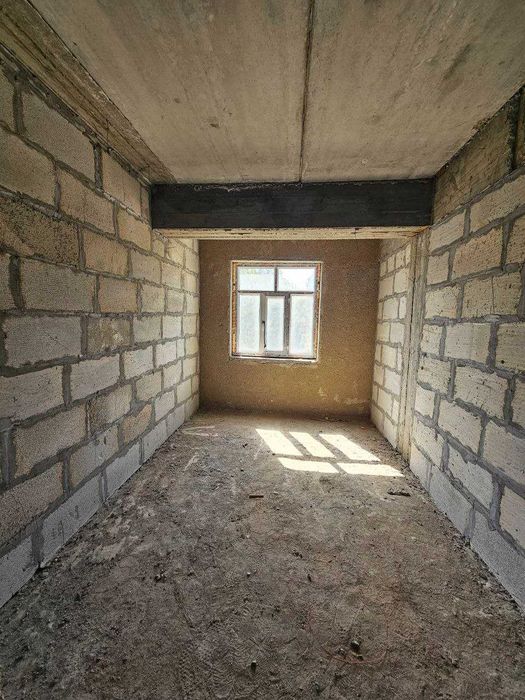 Самарканд шахрида 2 хонали, 2-қаватда жойлашган каропка уй сотиляпти