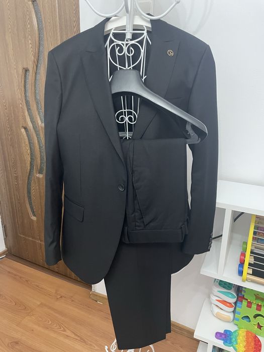 Costum de  bărbați mărimea L