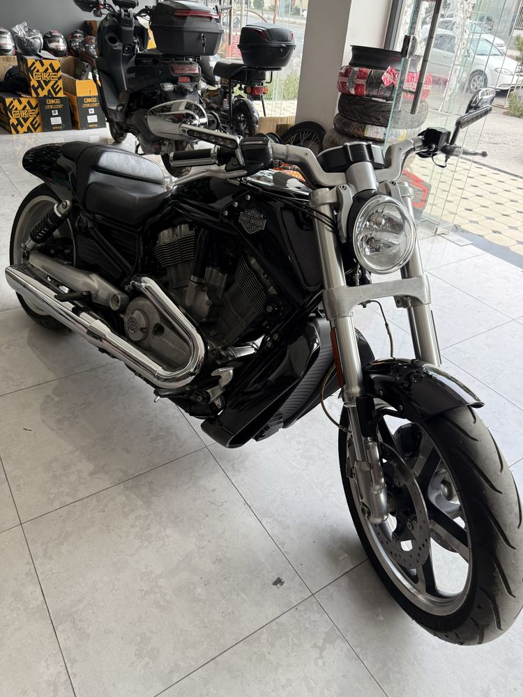Moto Harley DAVIDSON v rod 1250