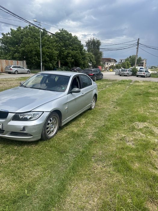 Продавам BMW 320