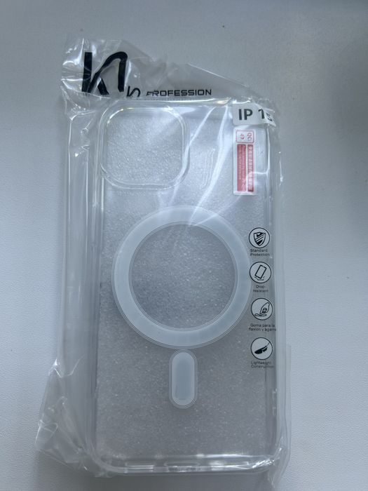 Чехол силиконовый с MagSafe iPhone 15