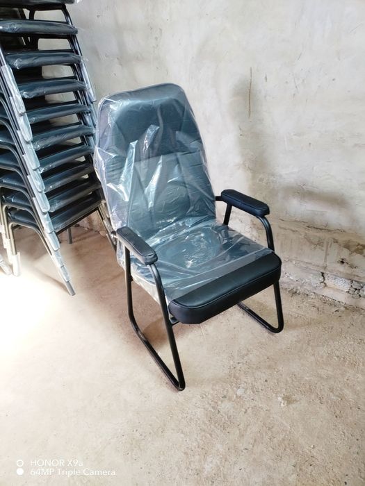 Kampyuterniy kreslo VZITOR