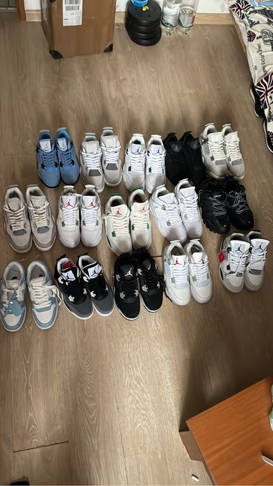 Jordan 4 diferite perechi