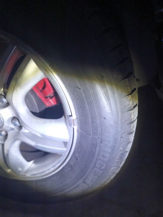 Зимни гуми за джип 215/70/R16 Bridgestone-140 лв за 4 броя!