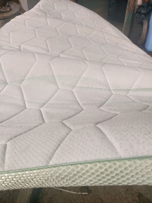 Vând saltea pătuț 1.80/pe 0.80cmm