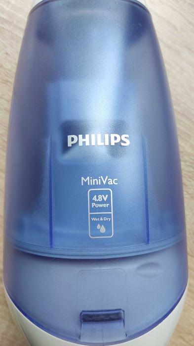 Мини ръчна прахосмукачка Philips FC6142