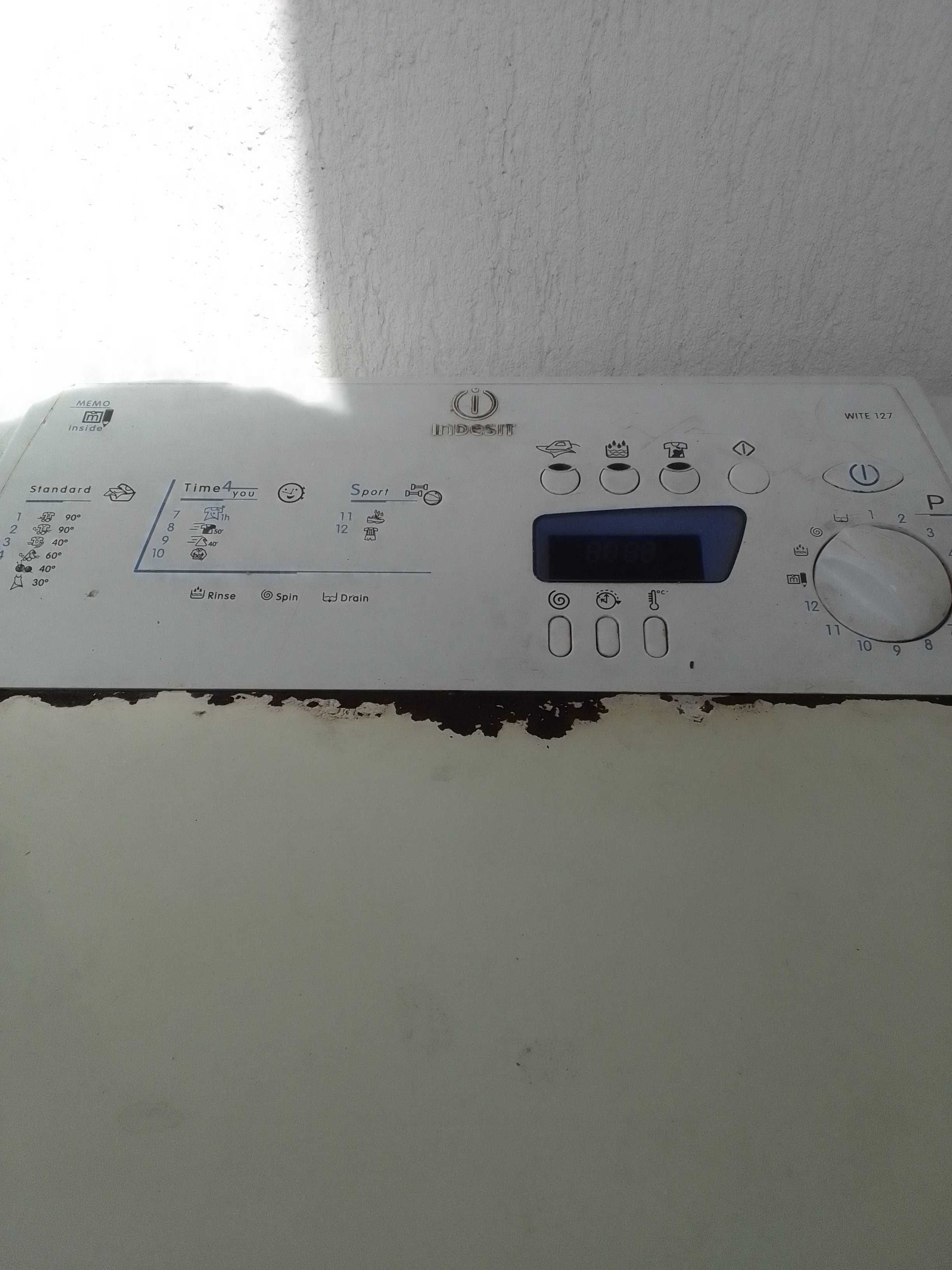 пералня Indesit с горно зареждане