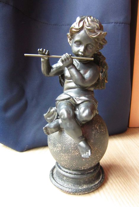 cadou rar  inger  pe sfera  made in Germany