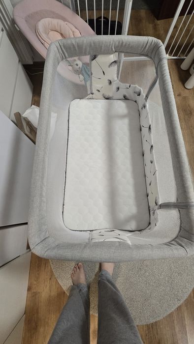 Pătuț co-sleeper Lionelo Aurora 3 în 1 – gri deschis, impecabil
Pătuț