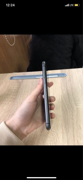 Vand iphone 11 baterie 75 cutie originala + incarcator