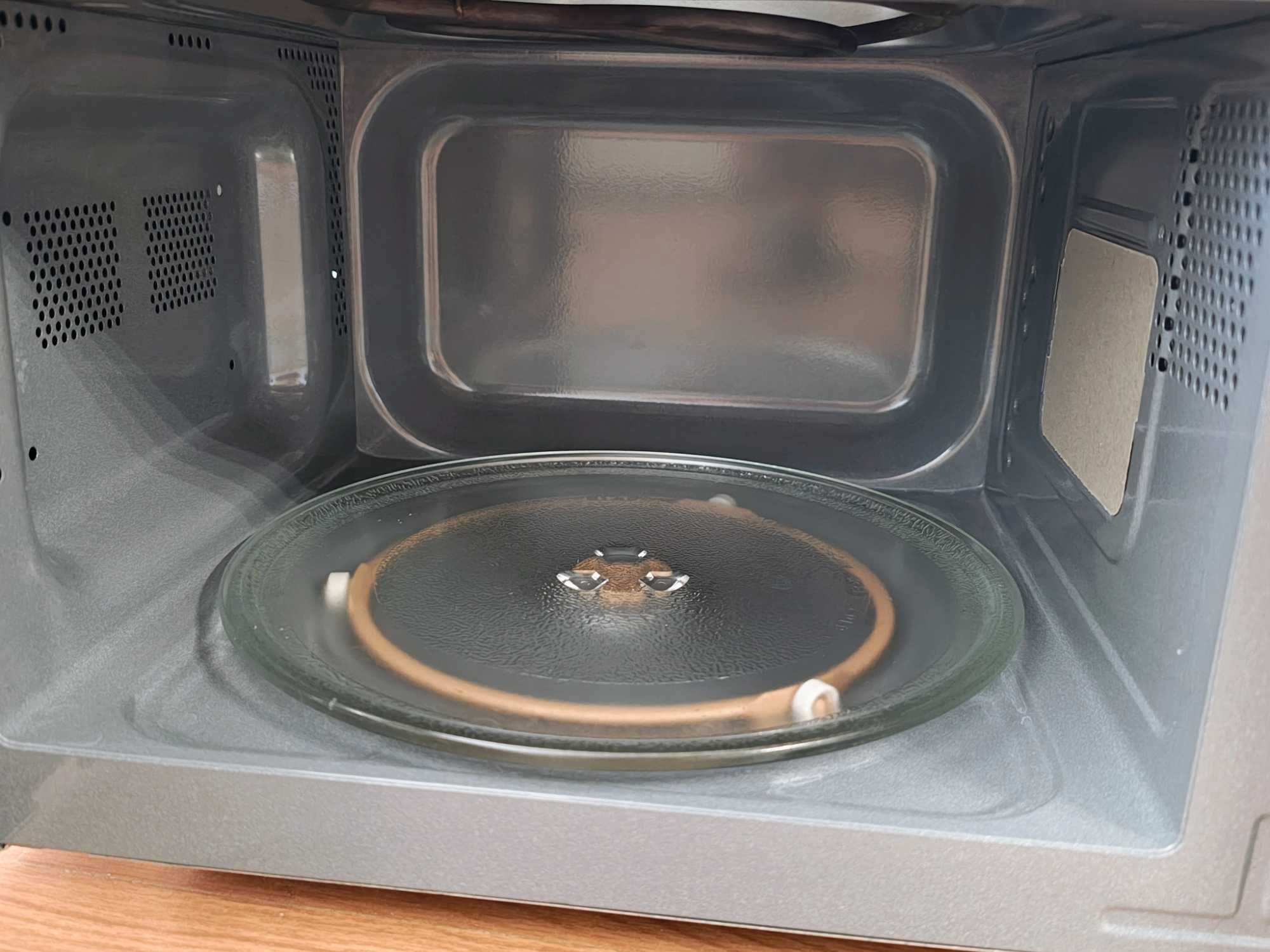 Микровълнова фурна Gorenje 800 W с грил
