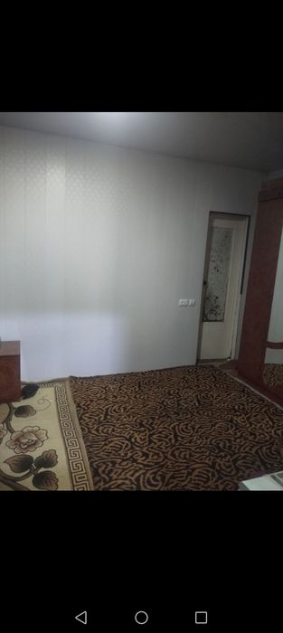 Прадается дом 1 сотка 2 комната кухня  и санузел  цена дагаварная