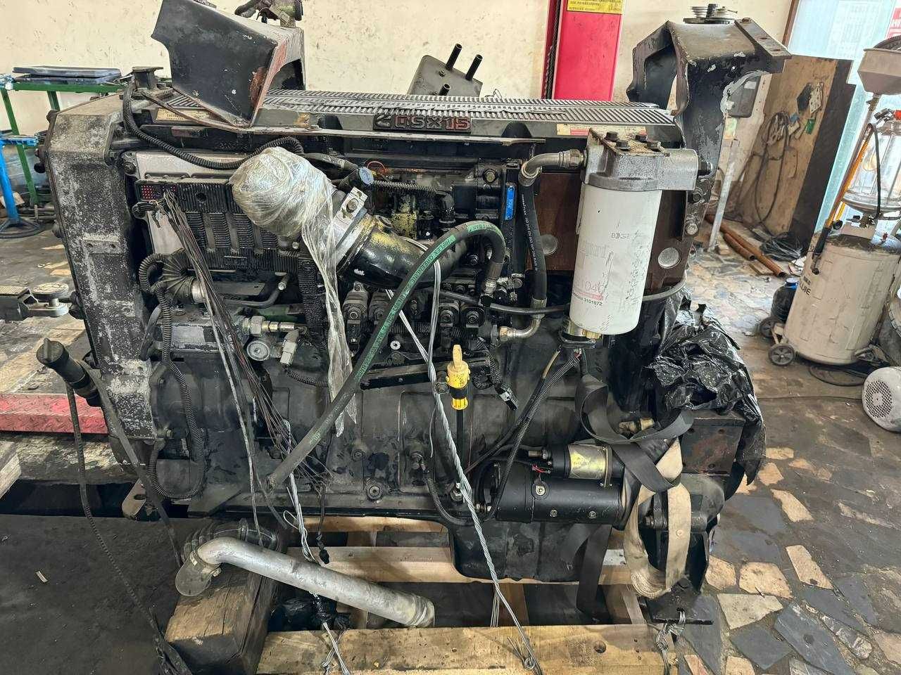 Дизельный двигатель Cummins QSX15-G8  сотувга келди.