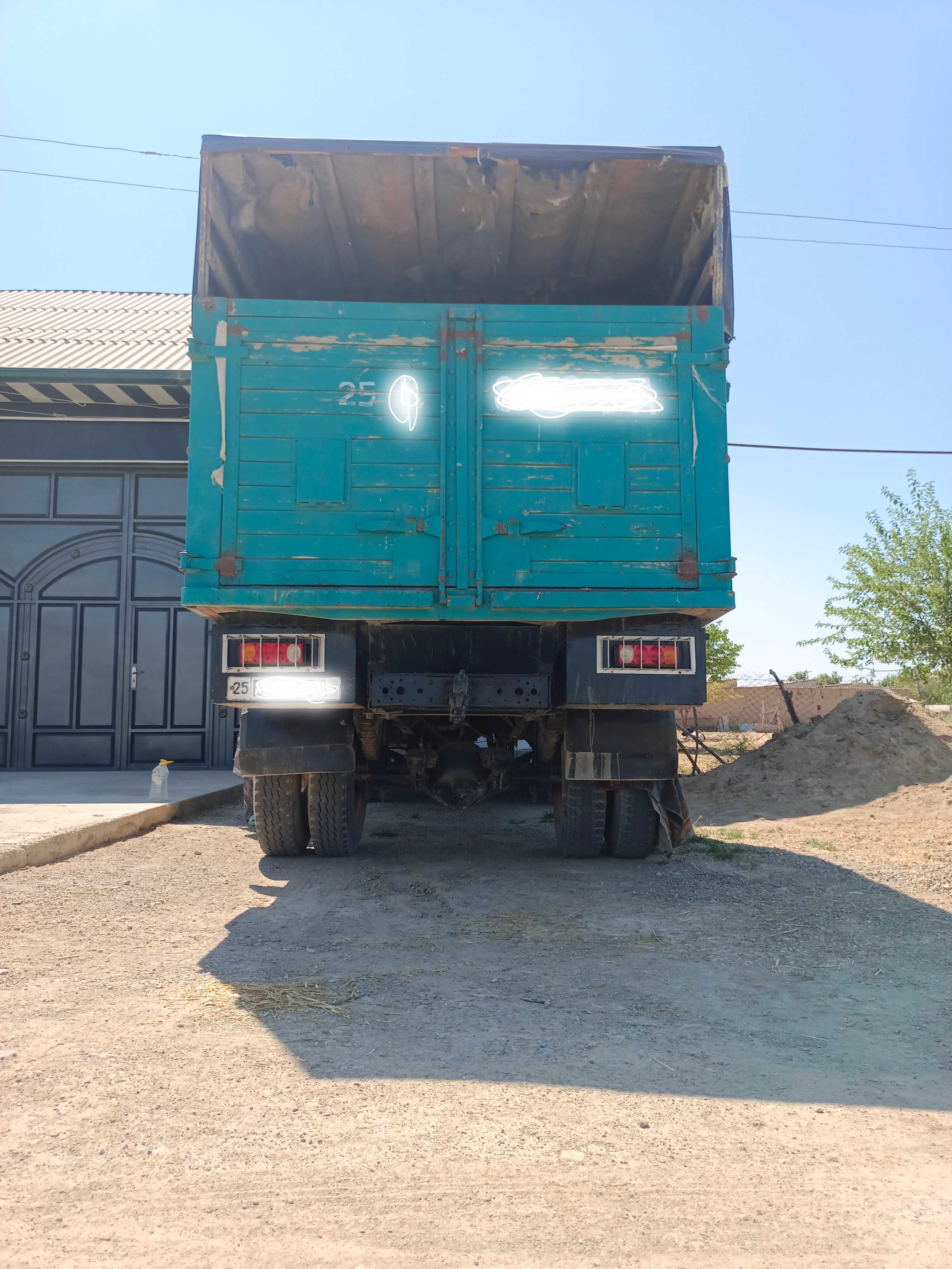 ZIL 130 bortovoy