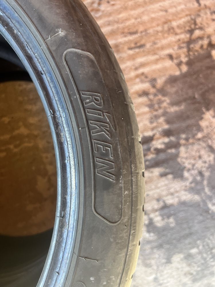 Продавам гуми 245/40 R18