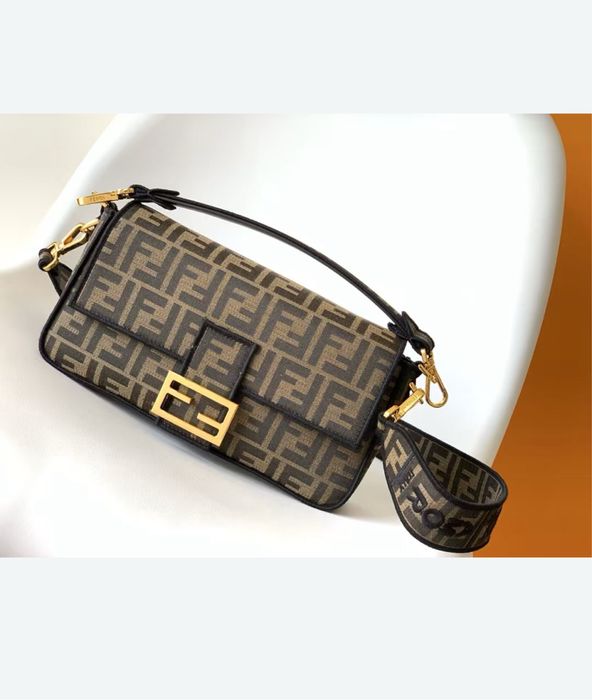 Сумка Fendi baguette