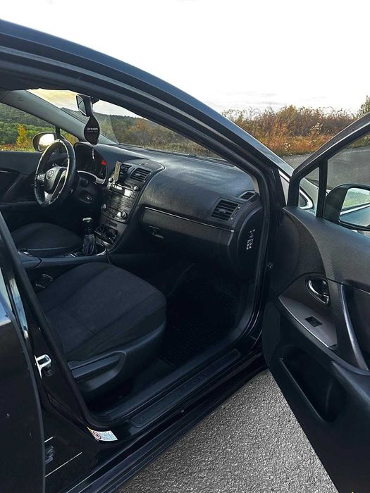 TOYOTA AVENSIS  2010 2.0 Diesel,Manuala