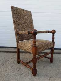 Старинен трон кресло. Дърво и тапицерия. Внос Франция