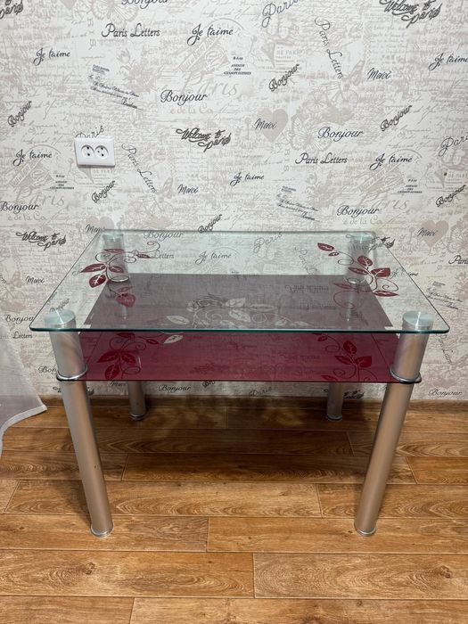 Продам стол в хорошем состояний