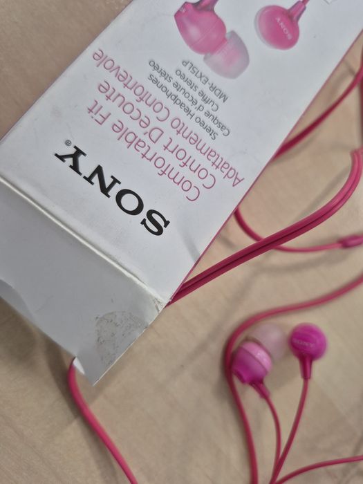 Сони. Sony слушали подарявам. Със Спийди.