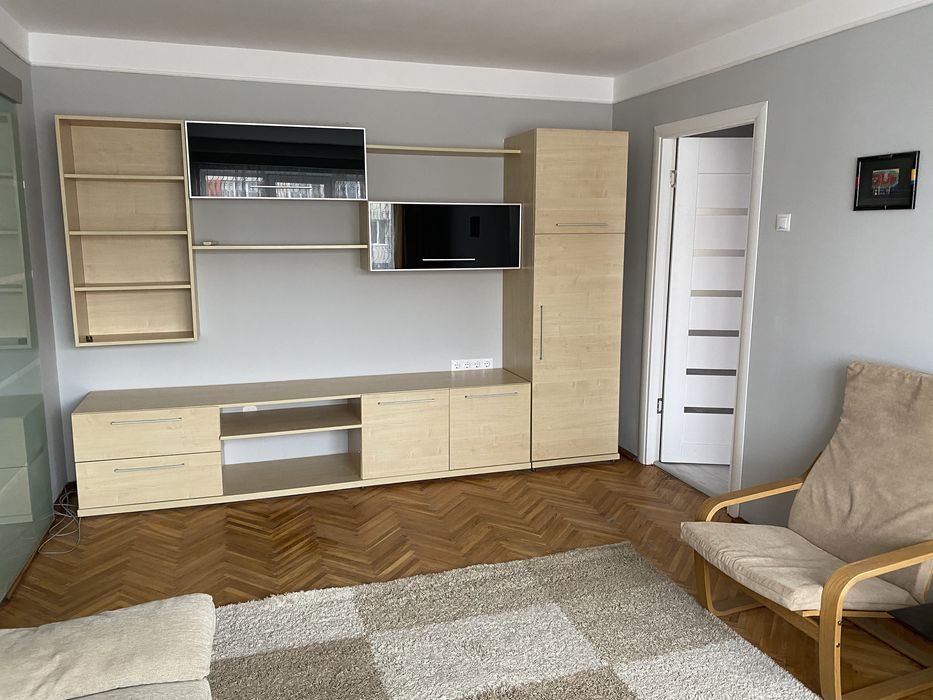 Apartament 3 camere semidecomandat cu parcare in Grigorescu