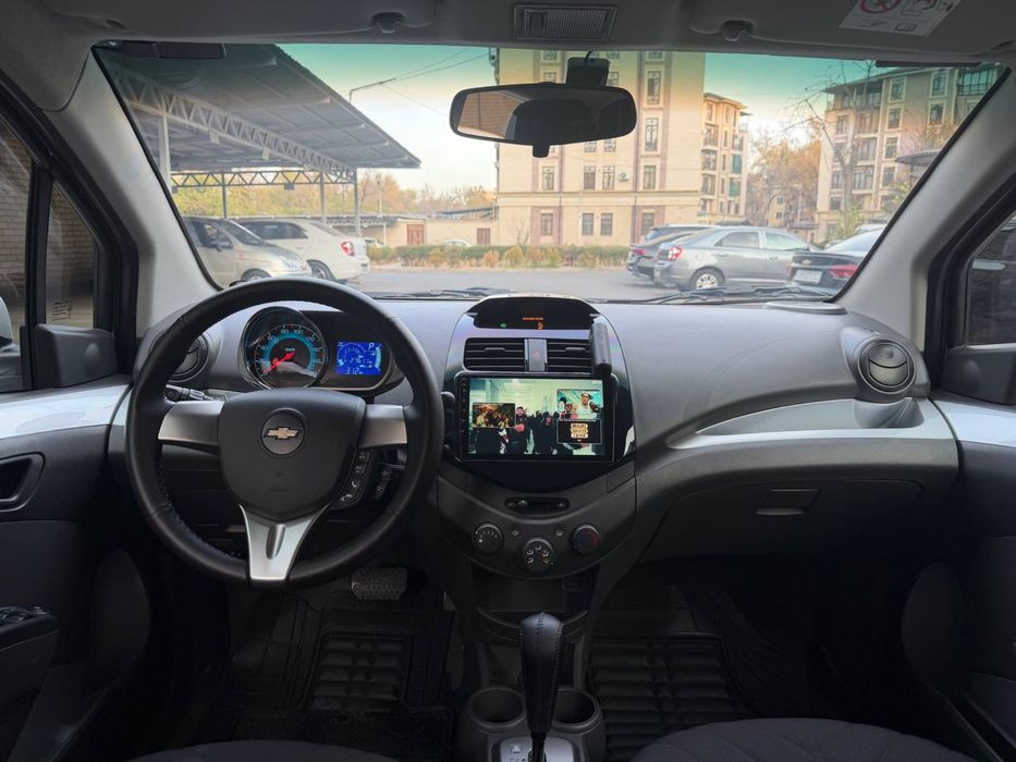 Продам Спарк 2023 а/т 4 позиция