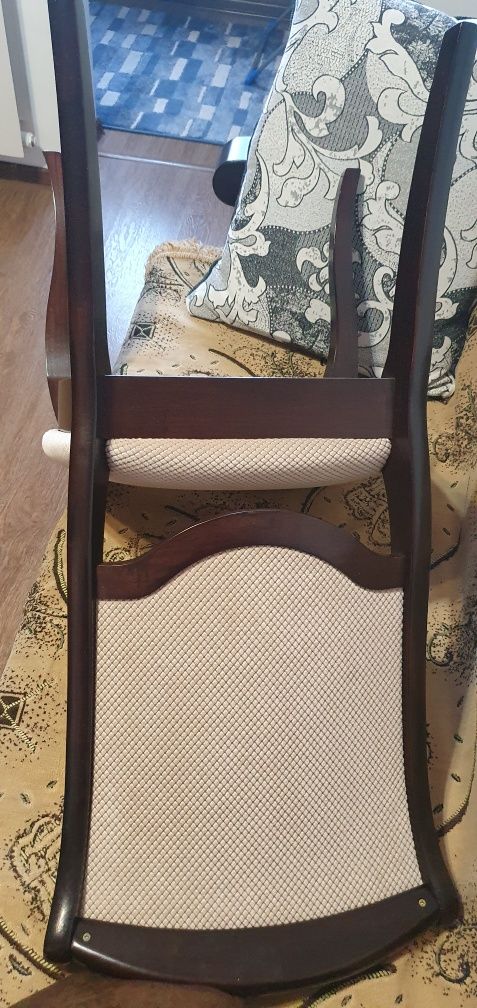 Два шикарных стула