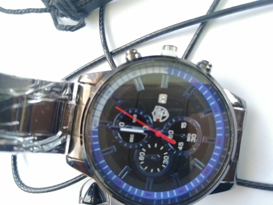 Ceasuri noi, curea metal