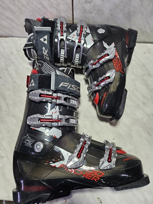Clapari ski schi  Fischer  mondo  28,5  corespunde mărimii 43-44