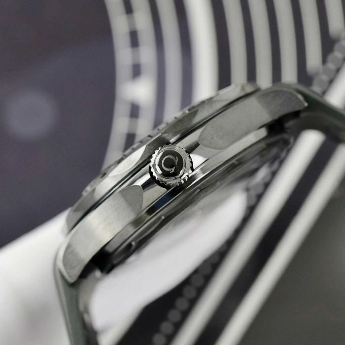 omega seamaster black ceramic