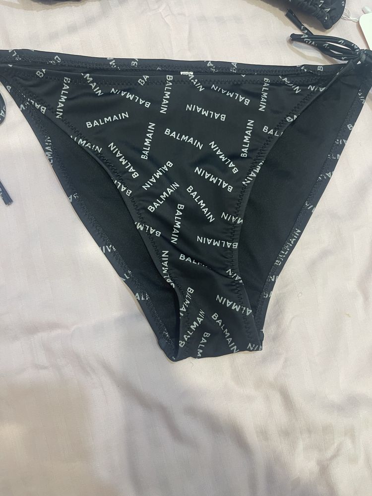 Costum de baie