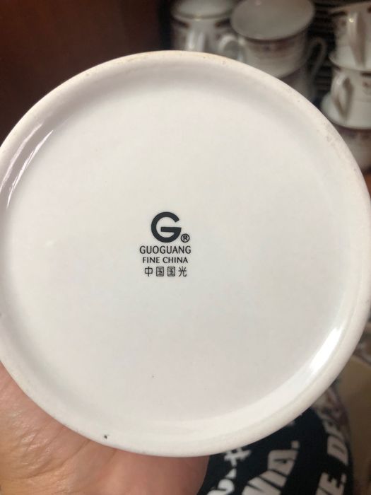 Столовый сервиз на 12 персон.97 предметов .