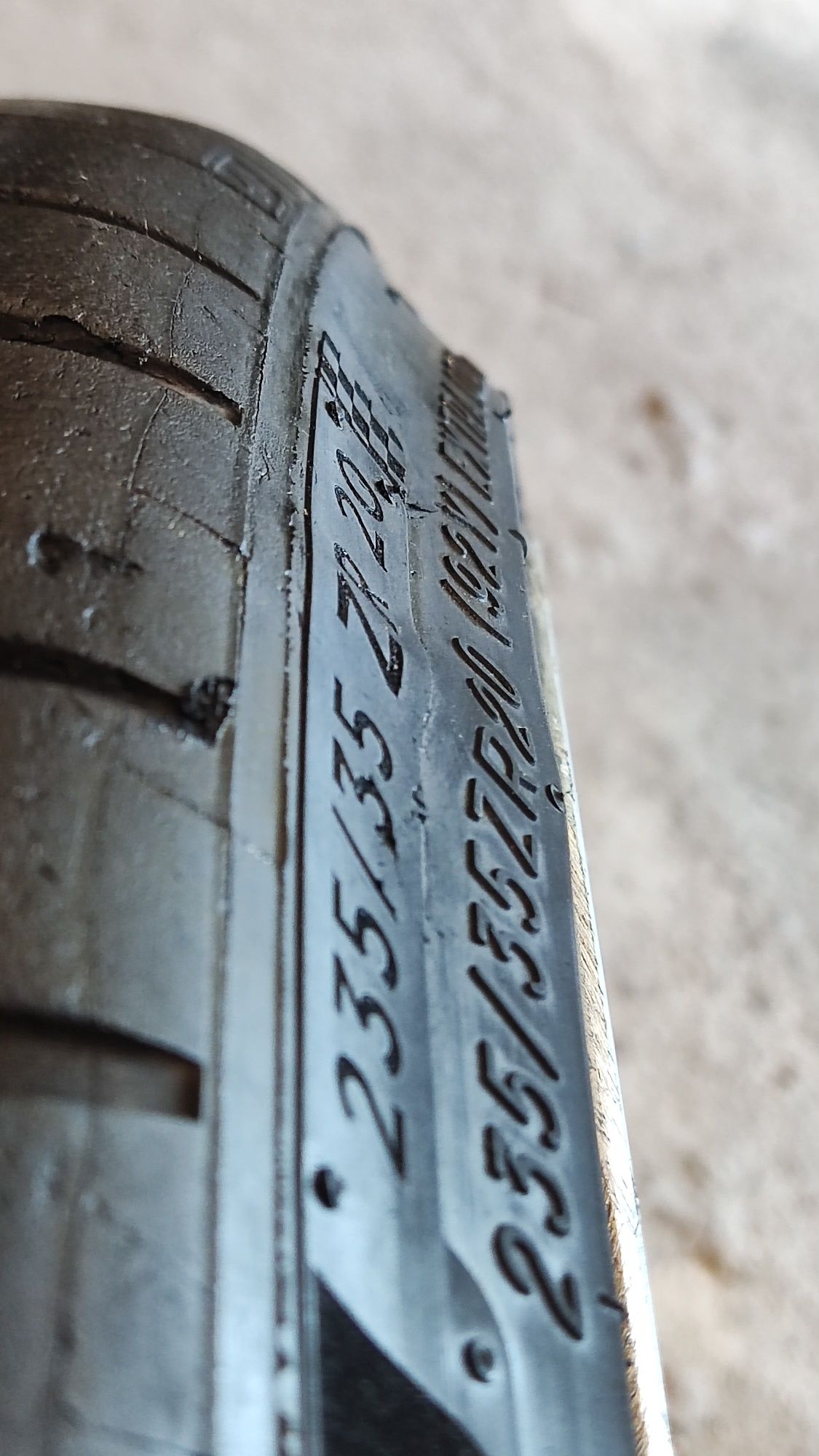 4бр летни гуми 235/35/20 Michelin Pilot Sport 4S
Dot0220-3718
5-5.5 mm