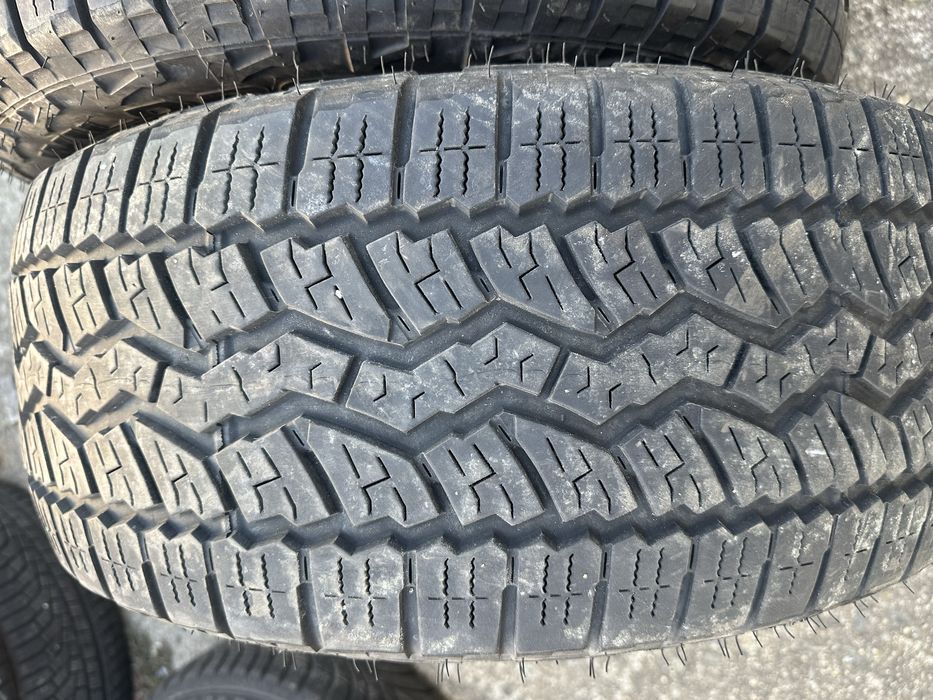255/55/18-Falken