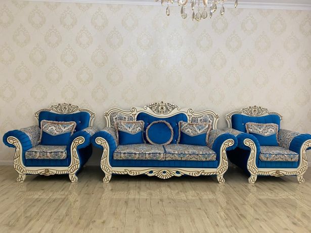 Королевский Диван кресло почти новый за 350000тг