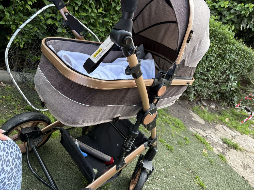 Carucior 3 in 1 landou care se transforma in parte sport si scoica
