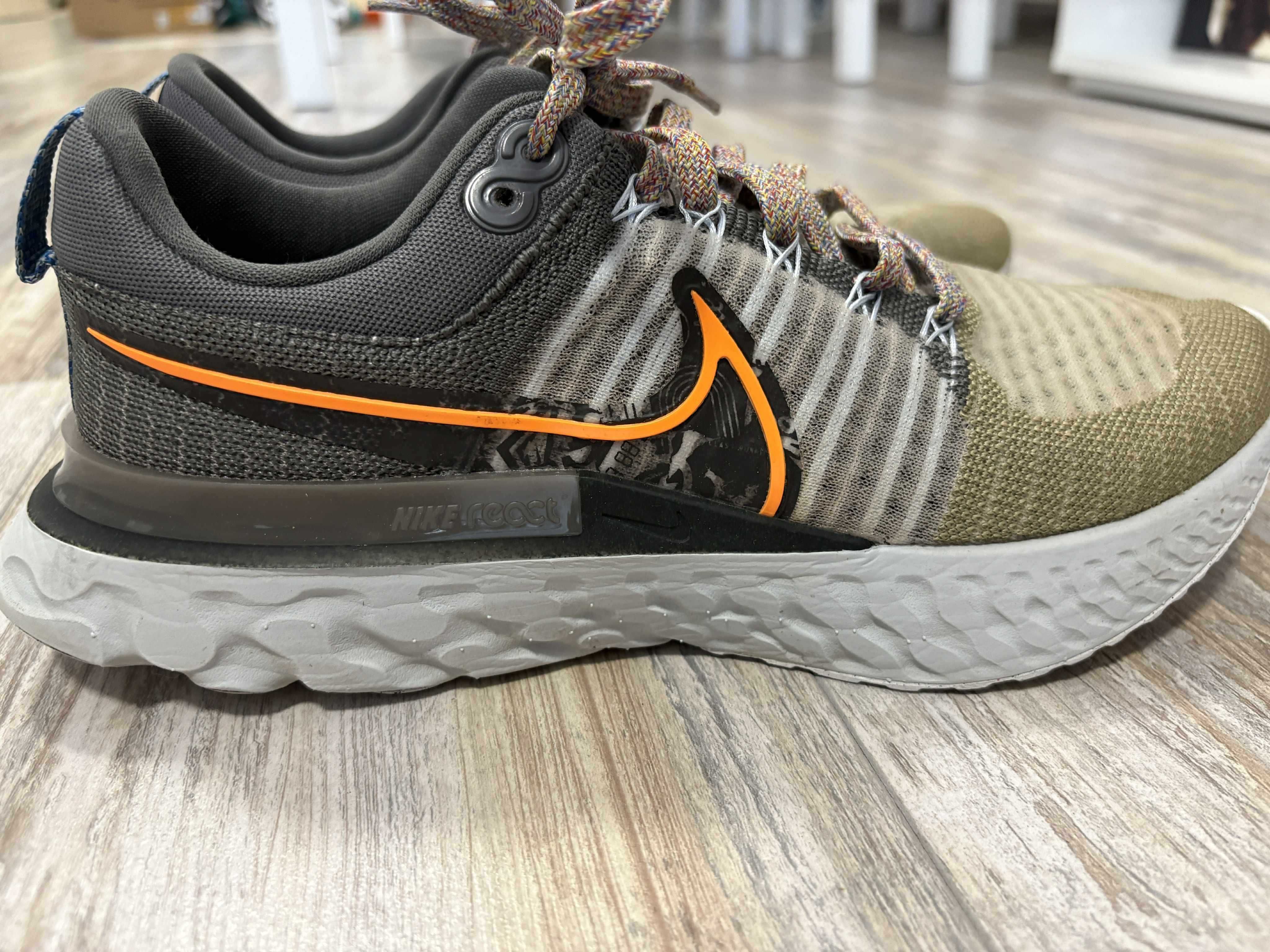 Nike React Infinity Run Flyknit 2 Маратонки за Бягане Номер 42.5